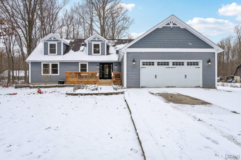 44220 Wear Road, Belleville MI 48111