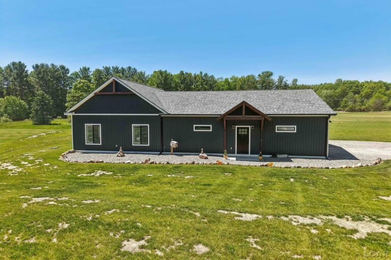 20785 Hogan Road, Manchester MI 48158