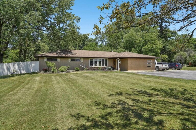 1476 W Sterns Road, Temperance MI 48182